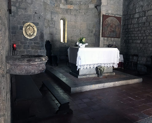 interno della chiesa di San Michele a Camaiore