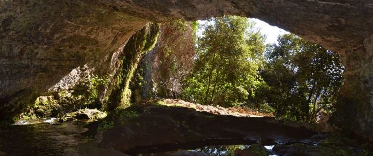 Escursione Grotta all'Onda